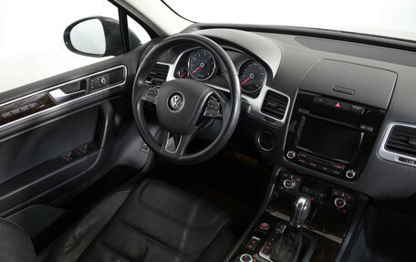 Volkswagen Touareg III, 2012 год, 2 499 000 рублей, 8 фотография