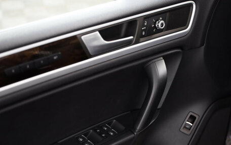 Volkswagen Touareg III, 2012 год, 2 499 000 рублей, 20 фотография