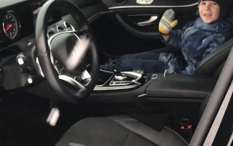 Mercedes-Benz E-Класс, 2016 год, 2 500 000 рублей, 6 фотография