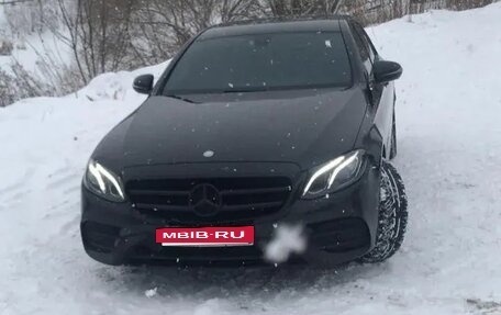 Mercedes-Benz E-Класс, 2016 год, 2 500 000 рублей, 3 фотография