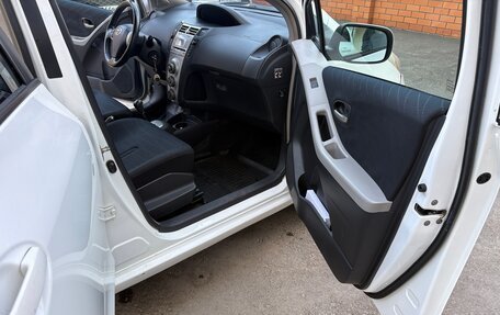 Toyota Yaris III рестайлинг, 2008 год, 450 000 рублей, 7 фотография