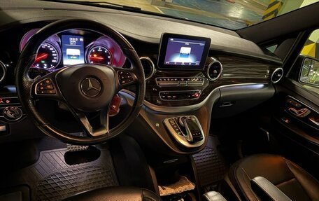 Mercedes-Benz V-Класс, 2017 год, 7 000 000 рублей, 4 фотография