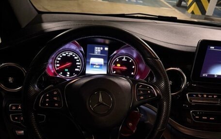 Mercedes-Benz V-Класс, 2017 год, 7 000 000 рублей, 3 фотография