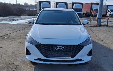 Hyundai Solaris II рестайлинг, 2021 год, 1 650 000 рублей, 2 фотография
