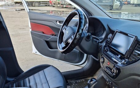 Hyundai Solaris II рестайлинг, 2021 год, 1 650 000 рублей, 8 фотография