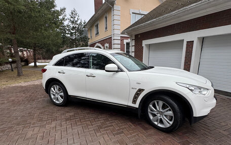 Infiniti QX70, 2013 год, 2 700 000 рублей, 5 фотография