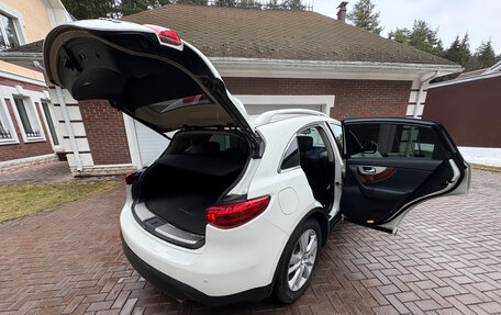 Infiniti QX70, 2013 год, 2 700 000 рублей, 8 фотография