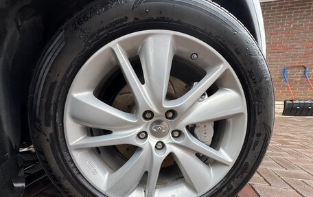 Infiniti QX70, 2013 год, 2 700 000 рублей, 20 фотография