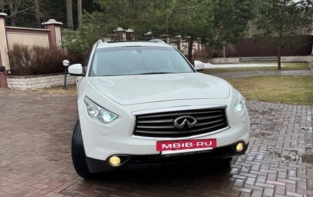 Infiniti QX70, 2013 год, 2 700 000 рублей, 4 фотография
