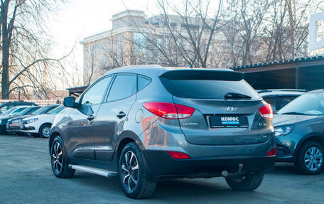 Hyundai ix35 I рестайлинг, 2012 год, 999 000 рублей, 3 фотография