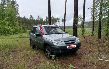 Chevrolet Niva I рестайлинг, 2010 год, 485 000 рублей, 5 фотография