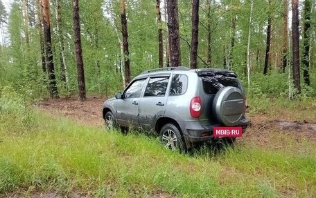 Chevrolet Niva I рестайлинг, 2010 год, 485 000 рублей, 4 фотография