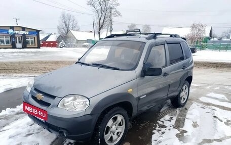 Chevrolet Niva I рестайлинг, 2010 год, 485 000 рублей, 3 фотография