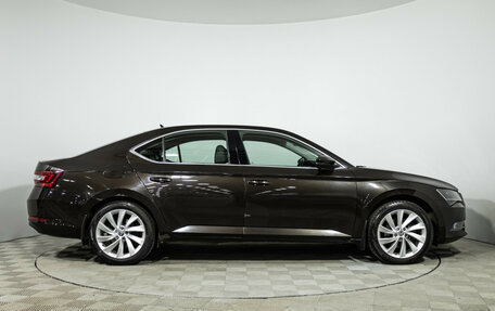 Skoda Superb III рестайлинг, 2017 год, 1 549 585 рублей, 4 фотография