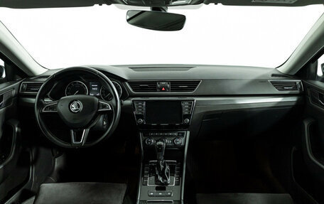 Skoda Superb III рестайлинг, 2017 год, 1 549 585 рублей, 13 фотография