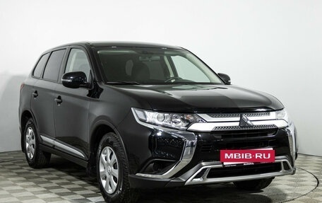 Mitsubishi Outlander III рестайлинг 3, 2019 год, 1 899 585 рублей, 3 фотография