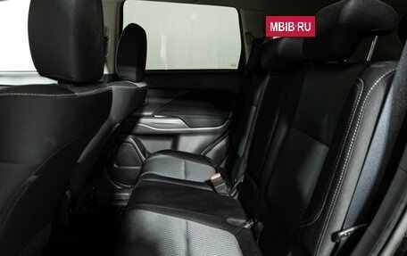 Mitsubishi Outlander III рестайлинг 3, 2019 год, 1 899 585 рублей, 10 фотография