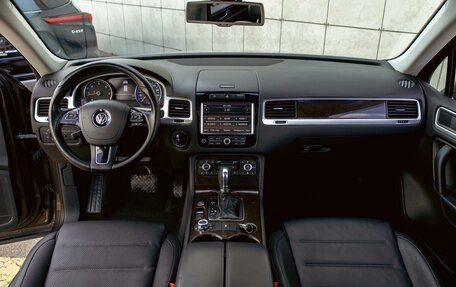 Volkswagen Touareg III, 2014 год, 2 195 000 рублей, 16 фотография