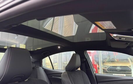 Toyota Camry, 2025 год, 5 390 000 рублей, 10 фотография