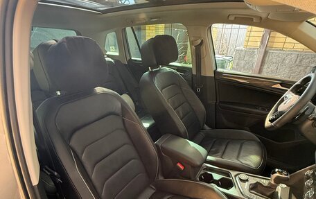 Volkswagen Tiguan II, 2017 год, 3 500 000 рублей, 27 фотография