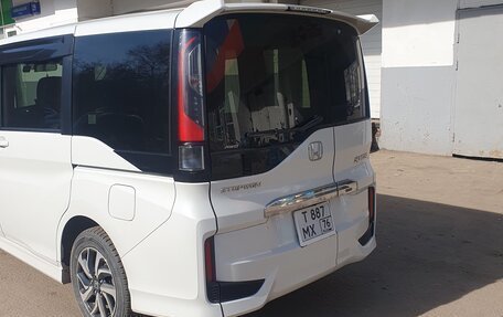 Honda Stepwgn IV, 2021 год, 3 250 000 рублей, 2 фотография