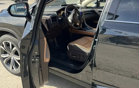 Lexus RX IV рестайлинг, 2019 год, 5 200 000 рублей, 4 фотография