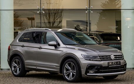 Volkswagen Tiguan II, 2019 год, 2 455 000 рублей, 3 фотография