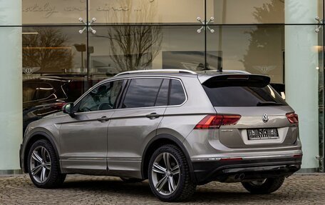 Volkswagen Tiguan II, 2019 год, 2 455 000 рублей, 4 фотография