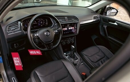 Volkswagen Tiguan II, 2019 год, 2 455 000 рублей, 13 фотография