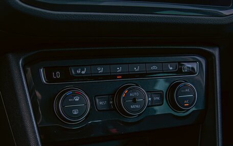 Volkswagen Tiguan II, 2020 год, 2 295 000 рублей, 15 фотография