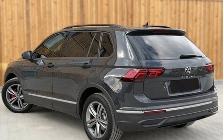 Volkswagen Tiguan II, 2021 год, 2 800 000 рублей, 5 фотография