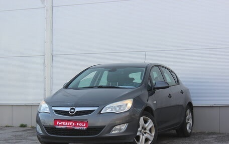 Opel Astra J, 2010 год, 615 000 рублей, 1 фотография
