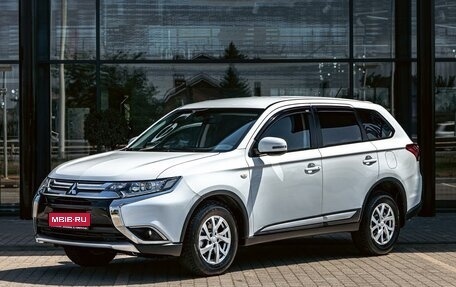 Mitsubishi Outlander III рестайлинг 3, 2015 год, 1 295 000 рублей, 1 фотография