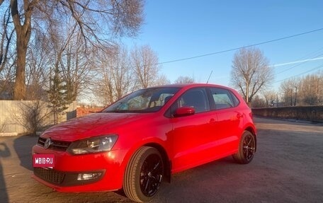 Volkswagen Polo VI (EU Market), 2012 год, 900 000 рублей, 1 фотография