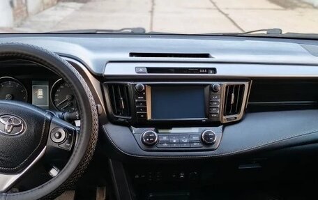 Toyota RAV4, 2016 год, 2 600 000 рублей, 13 фотография