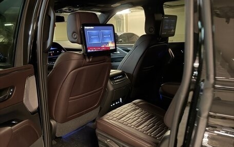 Cadillac Escalade V, 2022 год, 14 000 000 рублей, 16 фотография