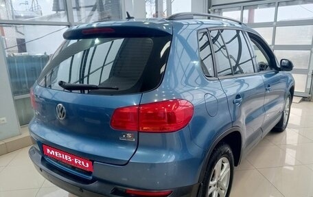 Volkswagen Tiguan I, 2011 год, 907 000 рублей, 3 фотография