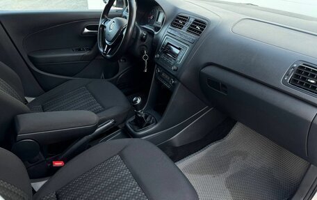 Volkswagen Polo VI (EU Market), 2017 год, 1 199 000 рублей, 25 фотография