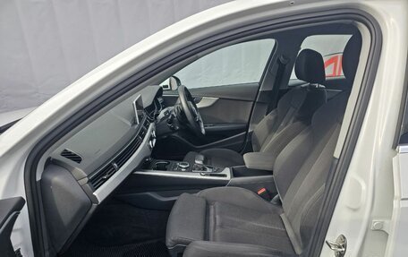 Audi A4, 2019 год, 2 350 000 рублей, 11 фотография