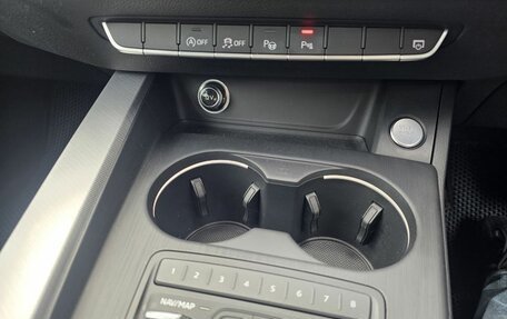 Audi A4, 2019 год, 2 350 000 рублей, 21 фотография