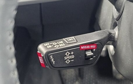 Audi A4, 2019 год, 2 350 000 рублей, 24 фотография