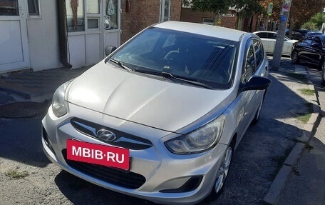 Hyundai Solaris II рестайлинг, 2011 год, 710 000 рублей, 4 фотография