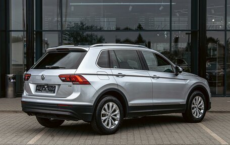 Volkswagen Tiguan II, 2019 год, 1 795 000 рублей, 6 фотография