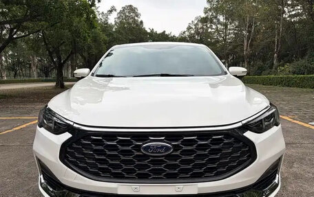 Ford Escort, 2022 год, 1 289 810 рублей, 2 фотография