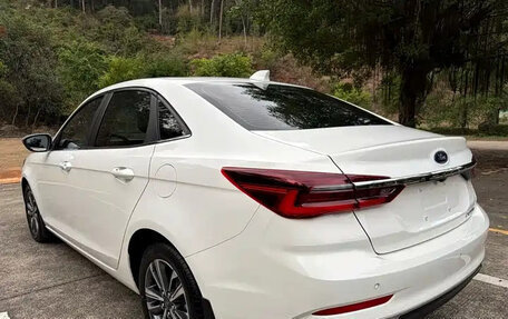 Ford Escort, 2022 год, 1 289 810 рублей, 6 фотография