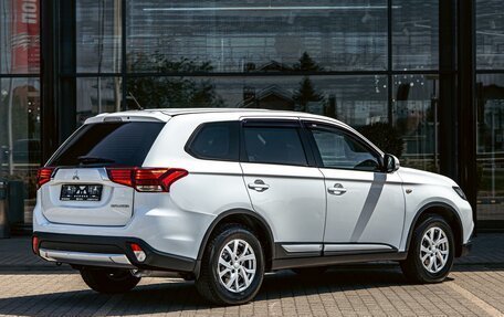 Mitsubishi Outlander III рестайлинг 3, 2015 год, 1 295 000 рублей, 6 фотография