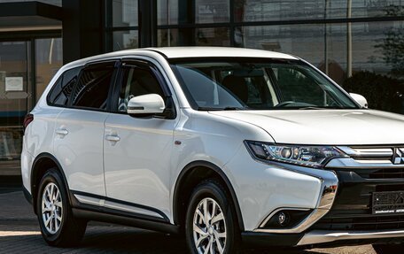 Mitsubishi Outlander III рестайлинг 3, 2015 год, 1 295 000 рублей, 7 фотография