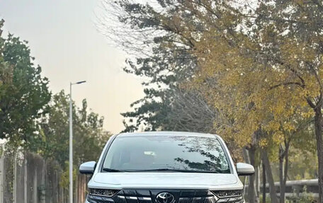Toyota Alphard, 2025 год, 17 000 008 рублей, 5 фотография
