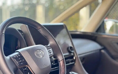 Toyota Alphard, 2025 год, 17 000 008 рублей, 15 фотография