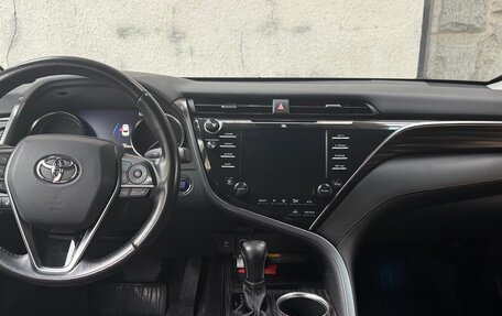 Toyota Camry, 2020 год, 2 350 000 рублей, 6 фотография